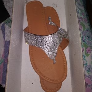 Womans size 8 flip flops